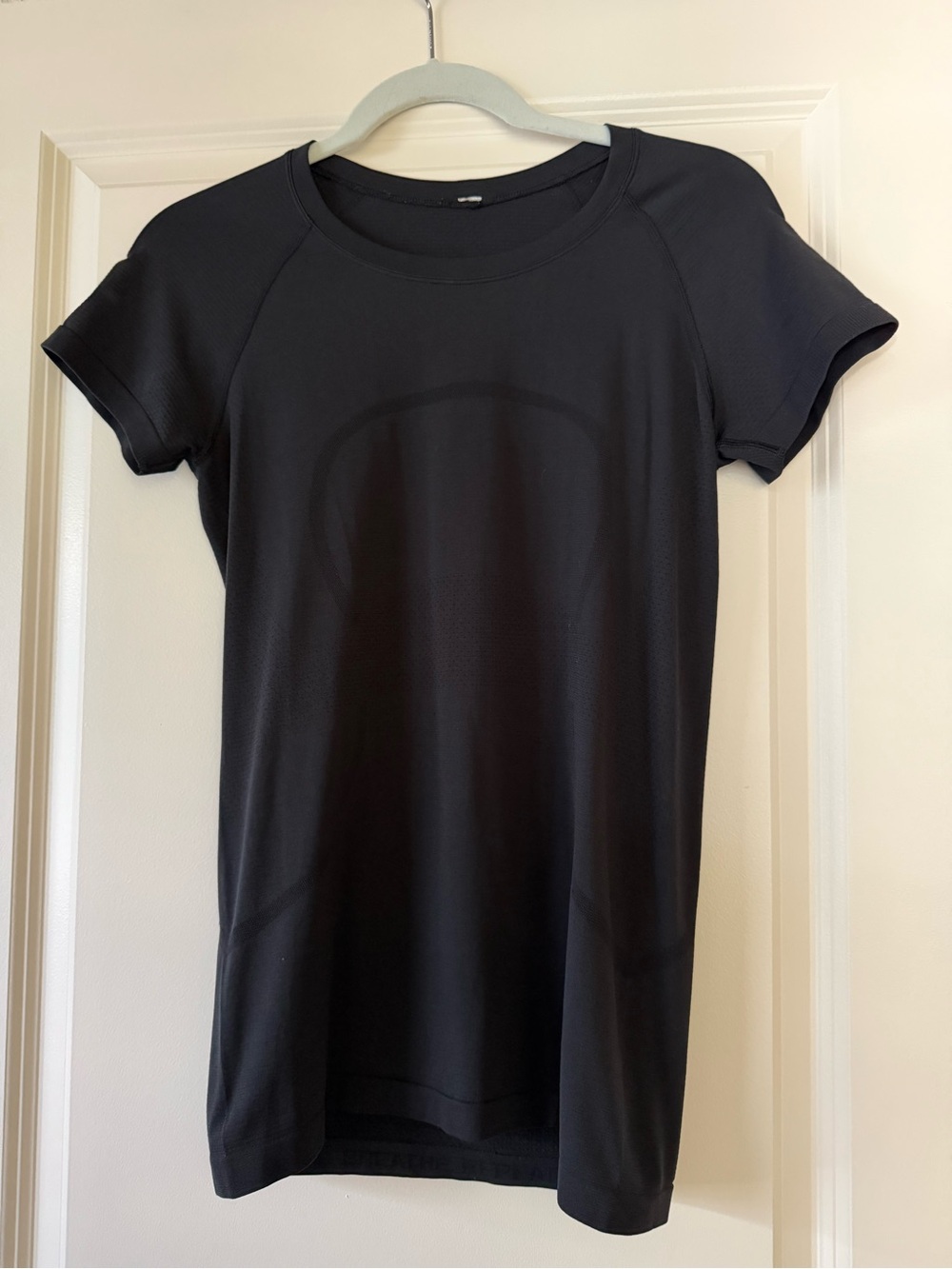 lululemon athletica Black Short-Sleeve Women's Performance Tee